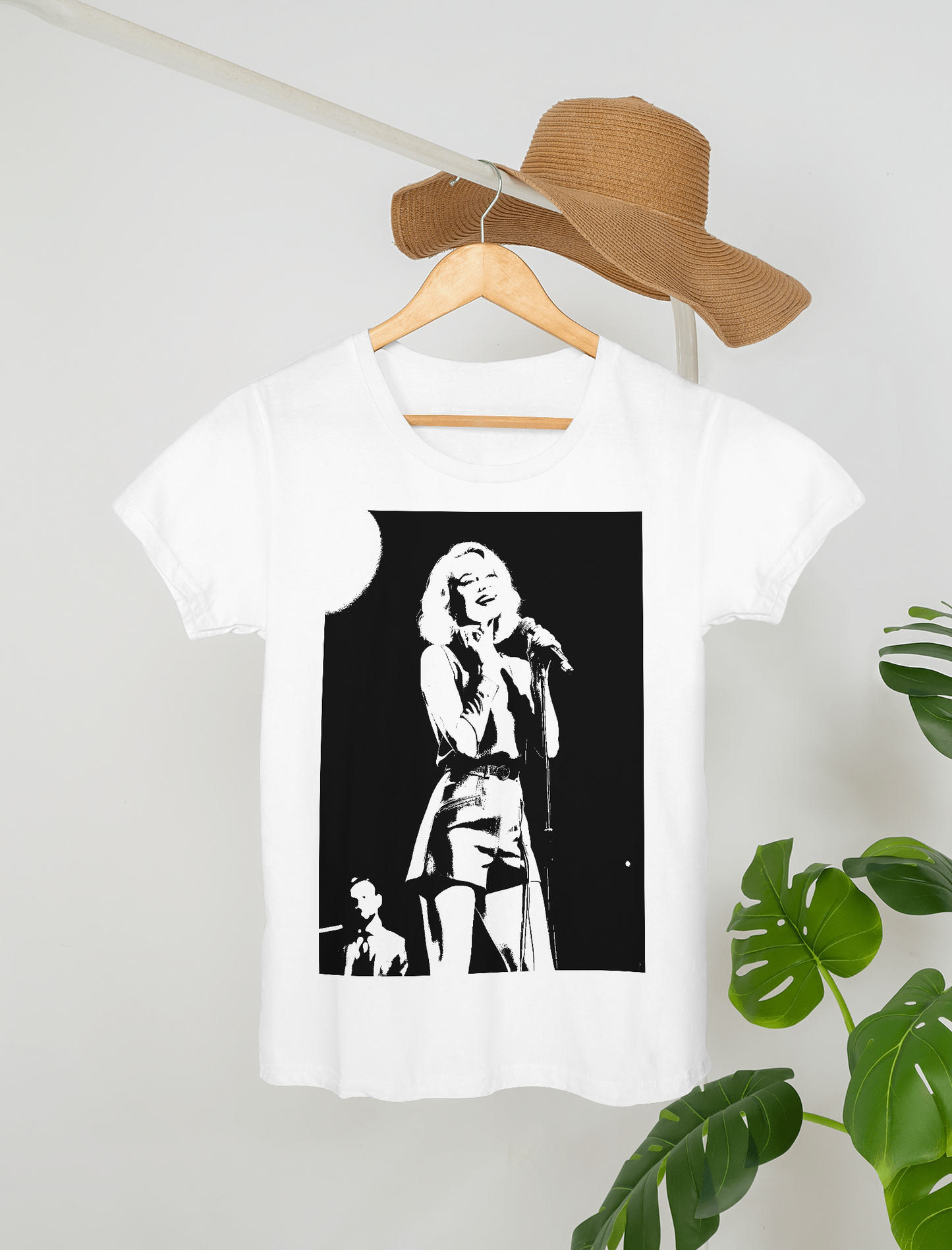 Round Neck T-Shirt – The Lady Singer